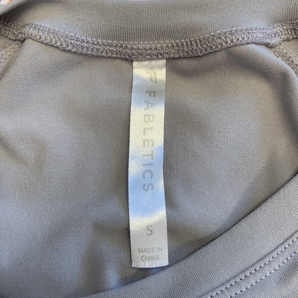 Fabletics Light Gray Active Top • Sz S - Picture 7 of 12